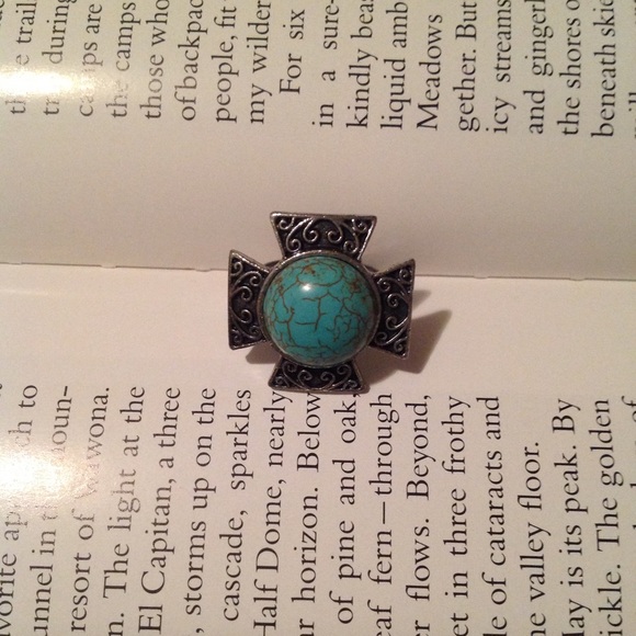 Fashion Ring From Tilly’s - Picture 1 of 2